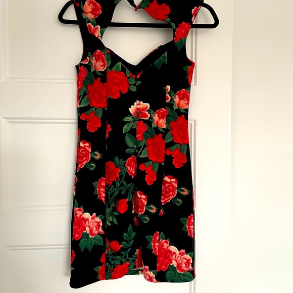 COPY - Sexy Guess dress (like Rouje) perfect for night outs. Size 4 - Picture 2 of 3